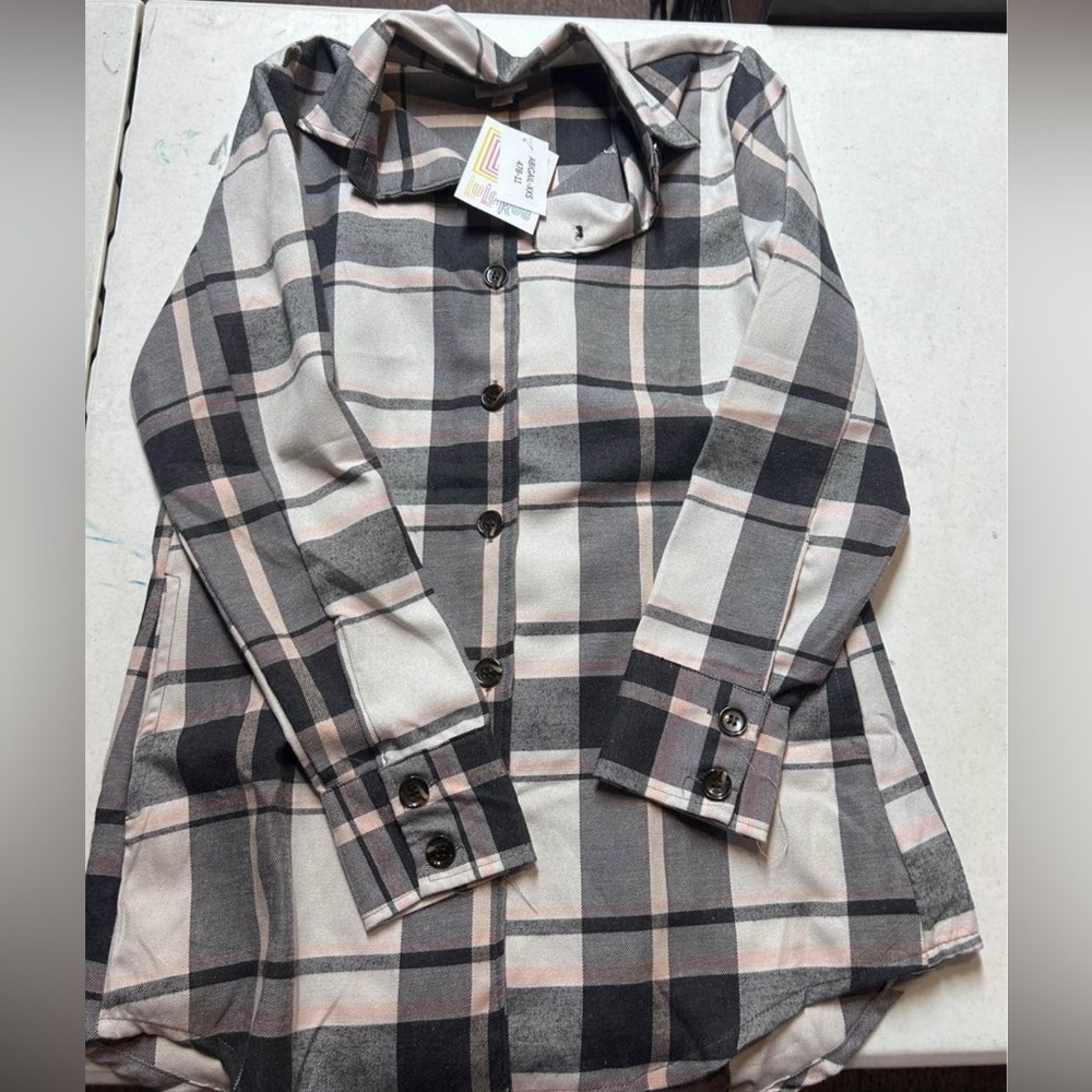 LuLaRoe women’s Abigail button down shirt
